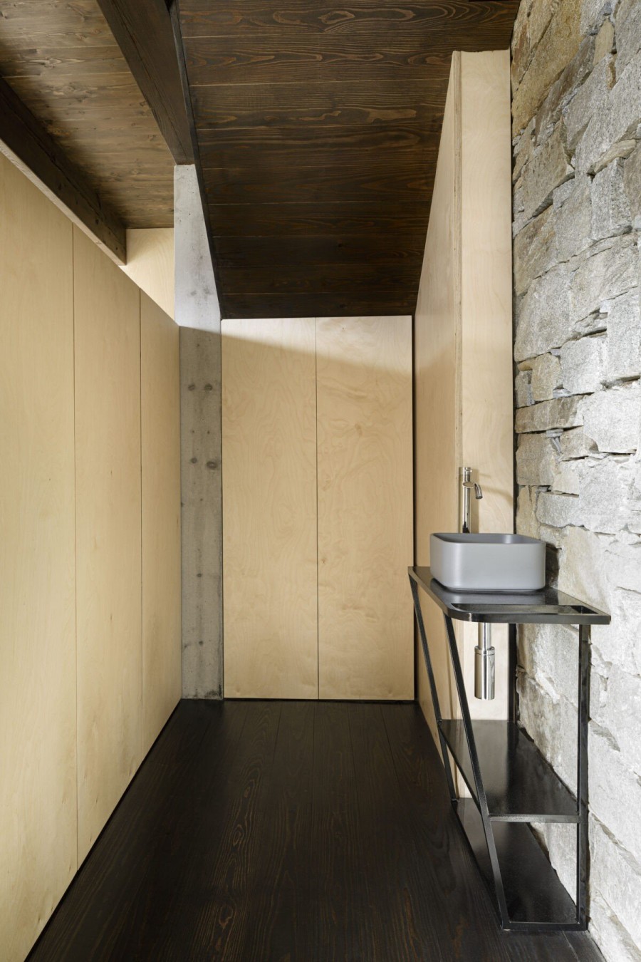 Casa Cinsk: Εμπνευστείτε για τη winter διακόσμησή σας μέσα από μια κατοικία στις ιταλικές Άλπεις - Φωτογραφία 6