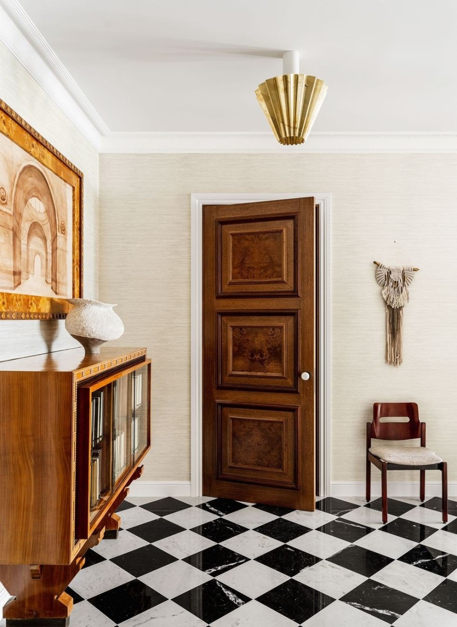 Πώς ένα ιδιαίτερο διαμέρισμα στη Ρωσία εναρμονίζεται με τα χρώματα της χώρας- Φωτογραφία 1