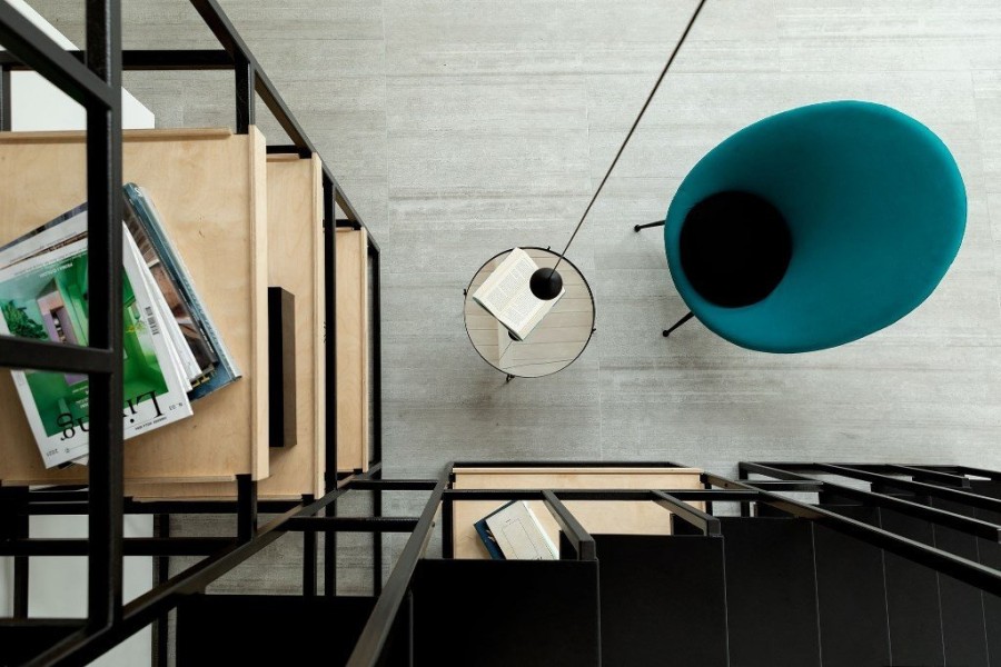 Δείτε πώς ένας βιομηχανικός χώρος στο Τορίνο μετατράπηκε σε ένα σύγχρονο σπίτι  - Φωτογραφία 5