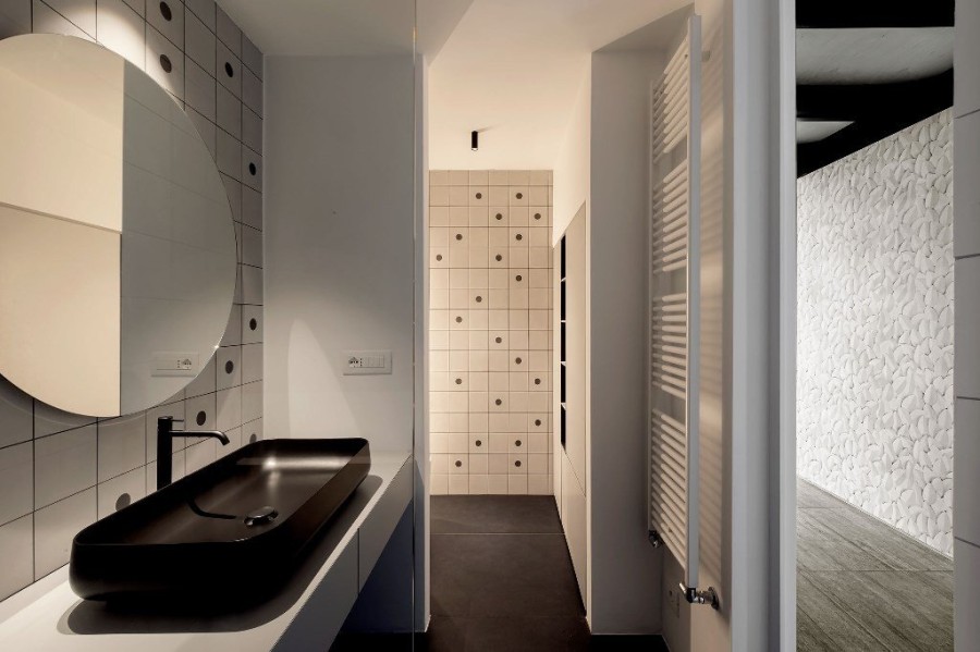 Δείτε πώς ένας βιομηχανικός χώρος στο Τορίνο μετατράπηκε σε ένα σύγχρονο σπίτι  - Φωτογραφία 19