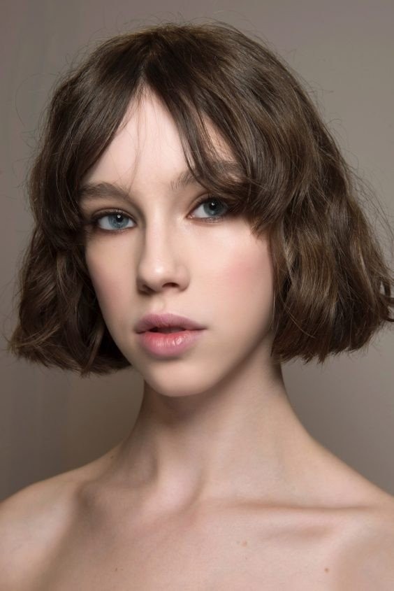 Χωρίστρα στη μέση