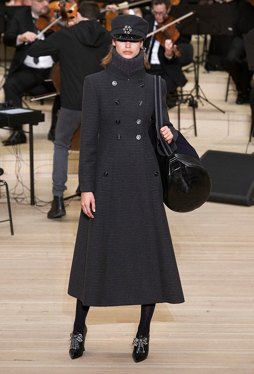 Το Παρίσι συναντά το Αμβούργο στη νέα συλλογή του οίκου Chanel - Φωτογραφία 5