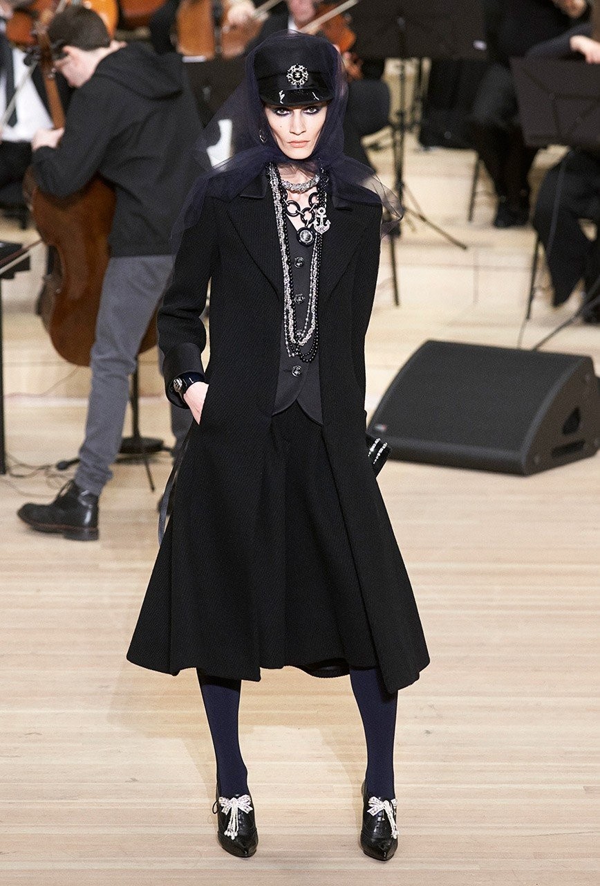 Το Παρίσι συναντά το Αμβούργο στη νέα συλλογή του οίκου Chanel - Φωτογραφία 8