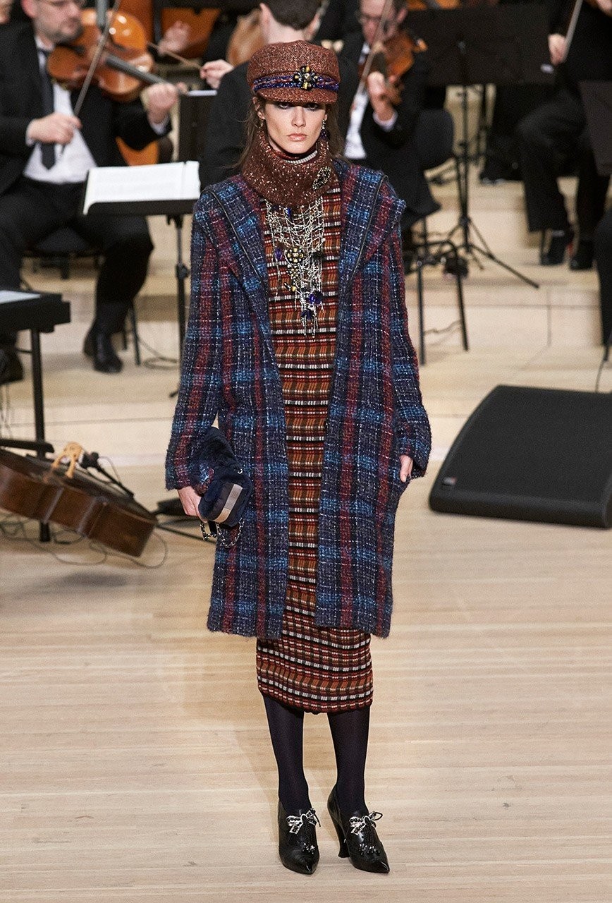 Το Παρίσι συναντά το Αμβούργο στη νέα συλλογή του οίκου Chanel - Φωτογραφία 17