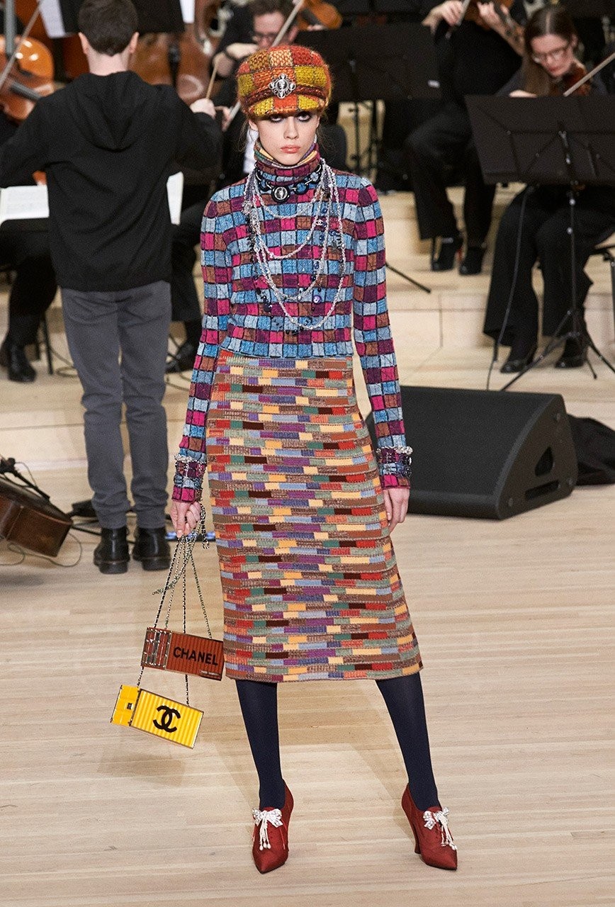 Το Παρίσι συναντά το Αμβούργο στη νέα συλλογή του οίκου Chanel - Φωτογραφία 18