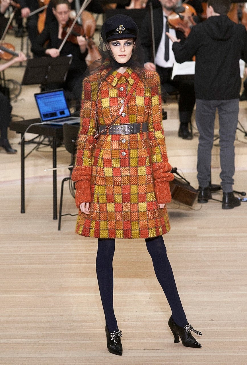 Το Παρίσι συναντά το Αμβούργο στη νέα συλλογή του οίκου Chanel - Φωτογραφία 22