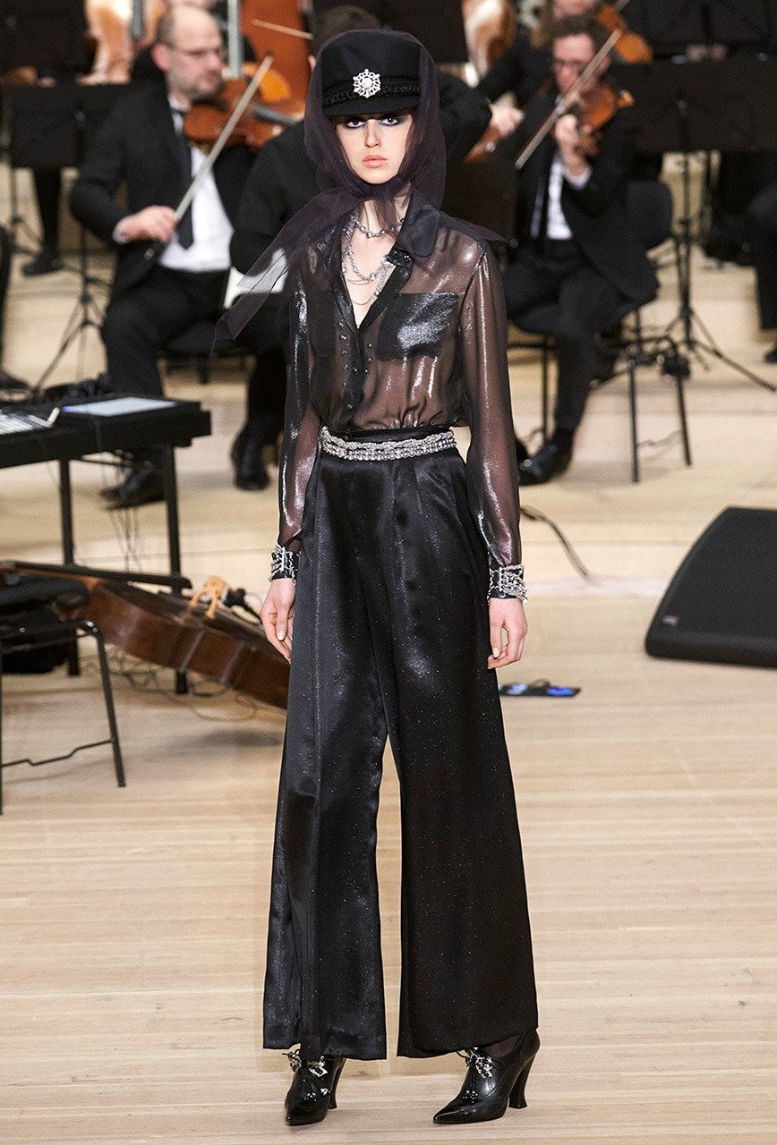 Το Παρίσι συναντά το Αμβούργο στη νέα συλλογή του οίκου Chanel - Φωτογραφία 31