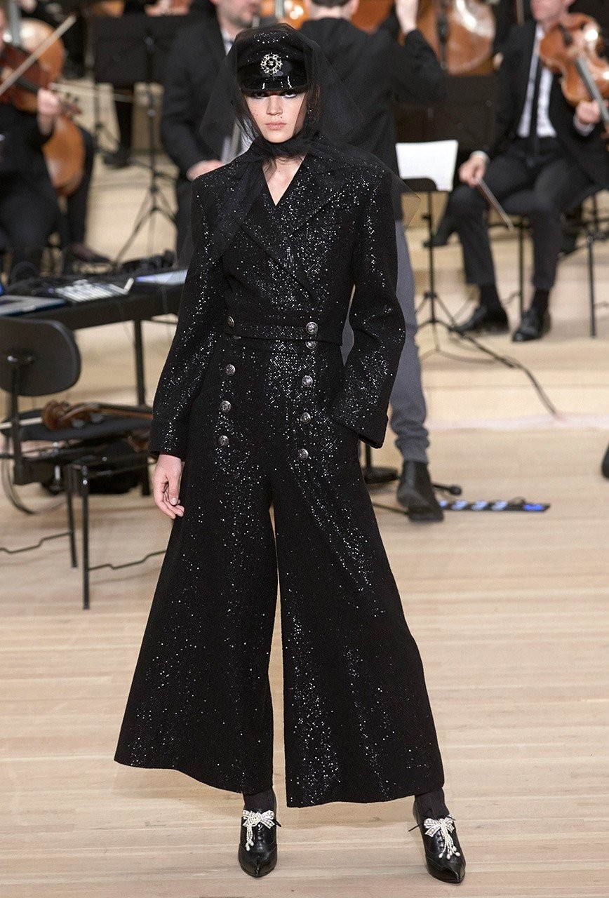 Το Παρίσι συναντά το Αμβούργο στη νέα συλλογή του οίκου Chanel - Φωτογραφία 32