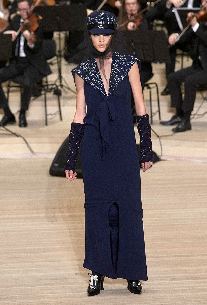 Το Παρίσι συναντά το Αμβούργο στη νέα συλλογή του οίκου Chanel - Φωτογραφία 38