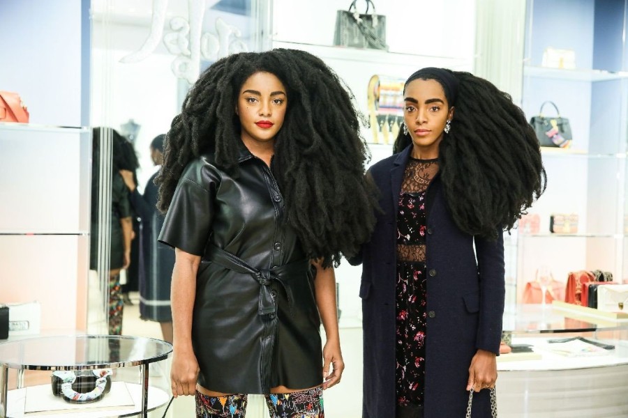 Καταξιωμένοι καλλιτέχνες παρουσιάζουν τη δική τους εκδοχή της Lady Dior - Φωτογραφία 1