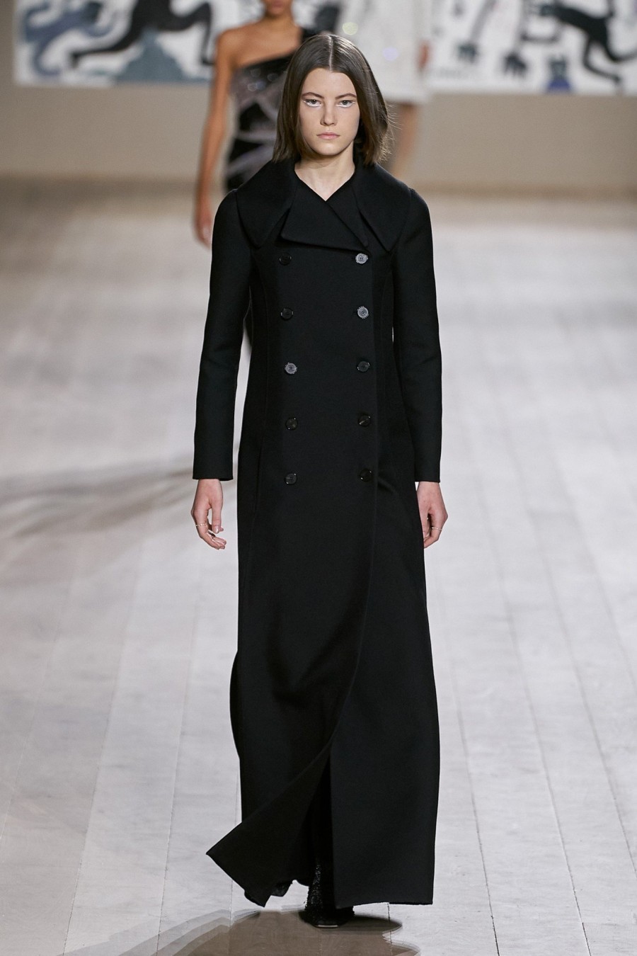 Η Maria Grazia Chiuri προτείνει μία daywear γκαρνταρόμπα, βασισμένη στην Υψηλή Ραπτική -Δείτε όλα τα looks!- Φωτογραφία 2