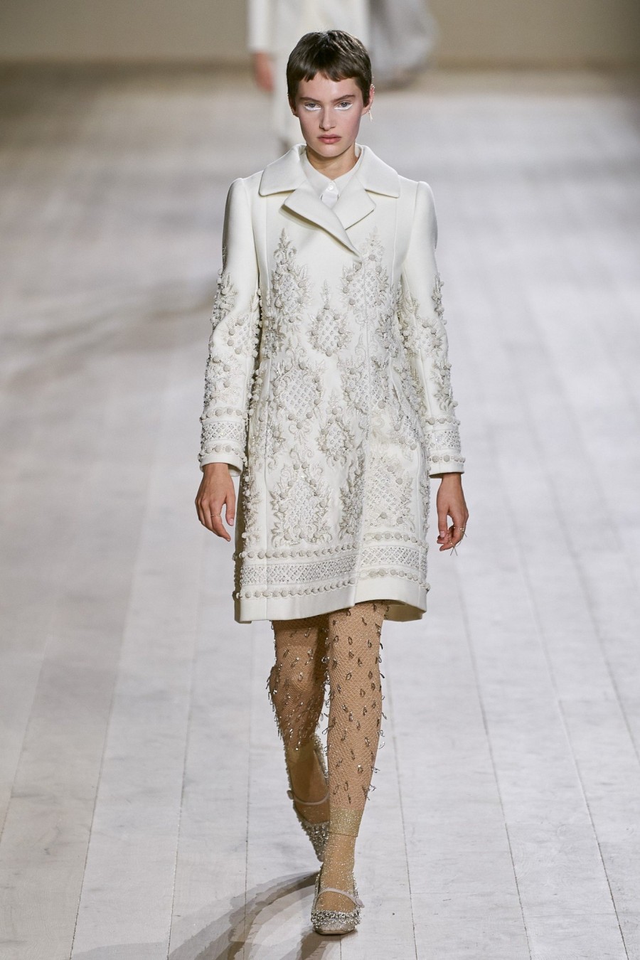 Η Maria Grazia Chiuri προτείνει μία daywear γκαρνταρόμπα, βασισμένη στην Υψηλή Ραπτική -Δείτε όλα τα looks!- Φωτογραφία 5