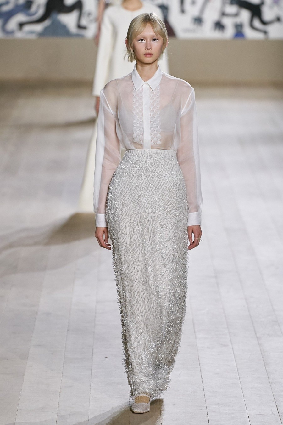 Η Maria Grazia Chiuri προτείνει μία daywear γκαρνταρόμπα, βασισμένη στην Υψηλή Ραπτική -Δείτε όλα τα looks!- Φωτογραφία 6