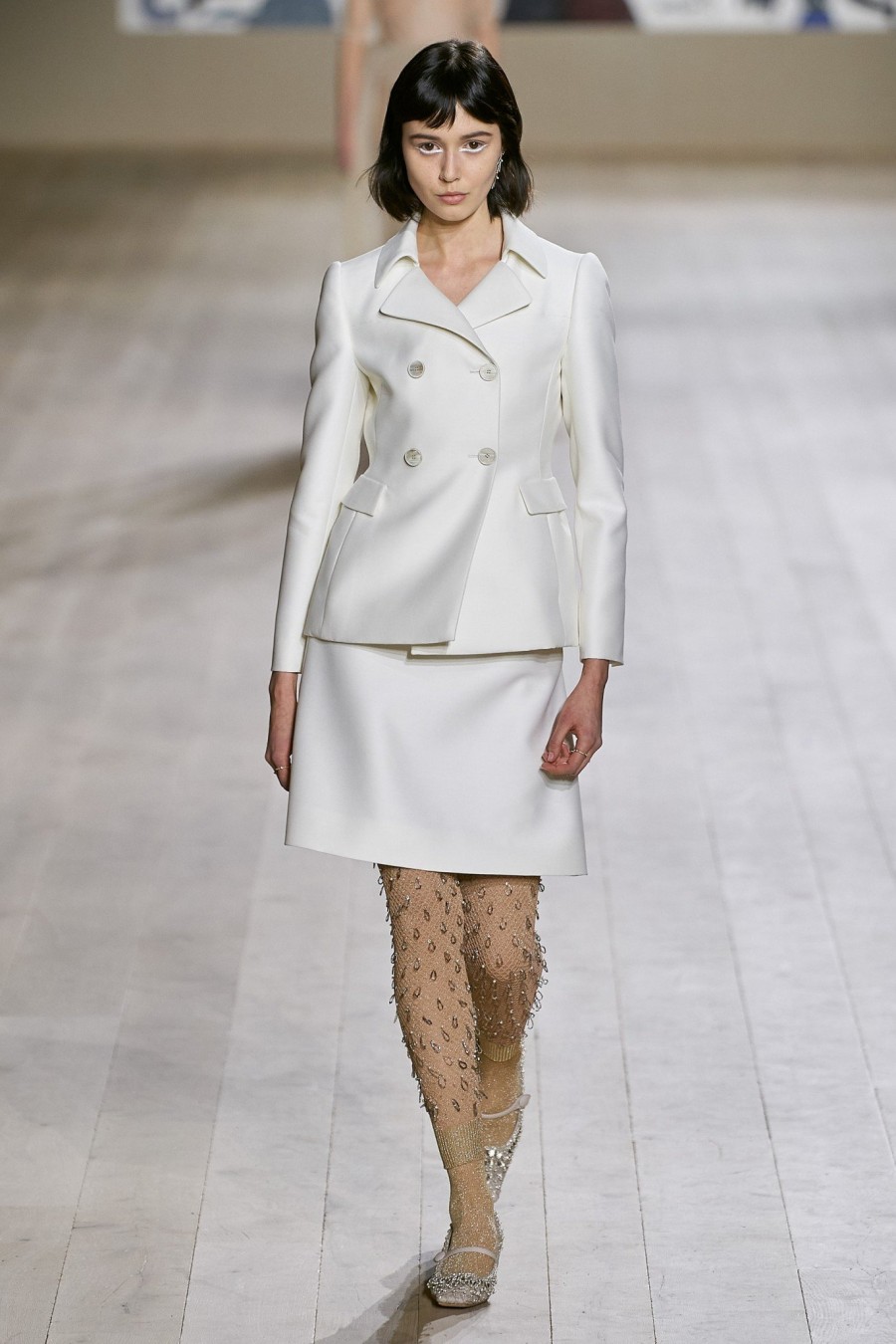 Η Maria Grazia Chiuri προτείνει μία daywear γκαρνταρόμπα, βασισμένη στην Υψηλή Ραπτική -Δείτε όλα τα looks!- Φωτογραφία 13