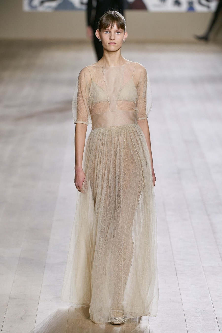 Η Maria Grazia Chiuri προτείνει μία daywear γκαρνταρόμπα, βασισμένη στην Υψηλή Ραπτική -Δείτε όλα τα looks!- Φωτογραφία 12