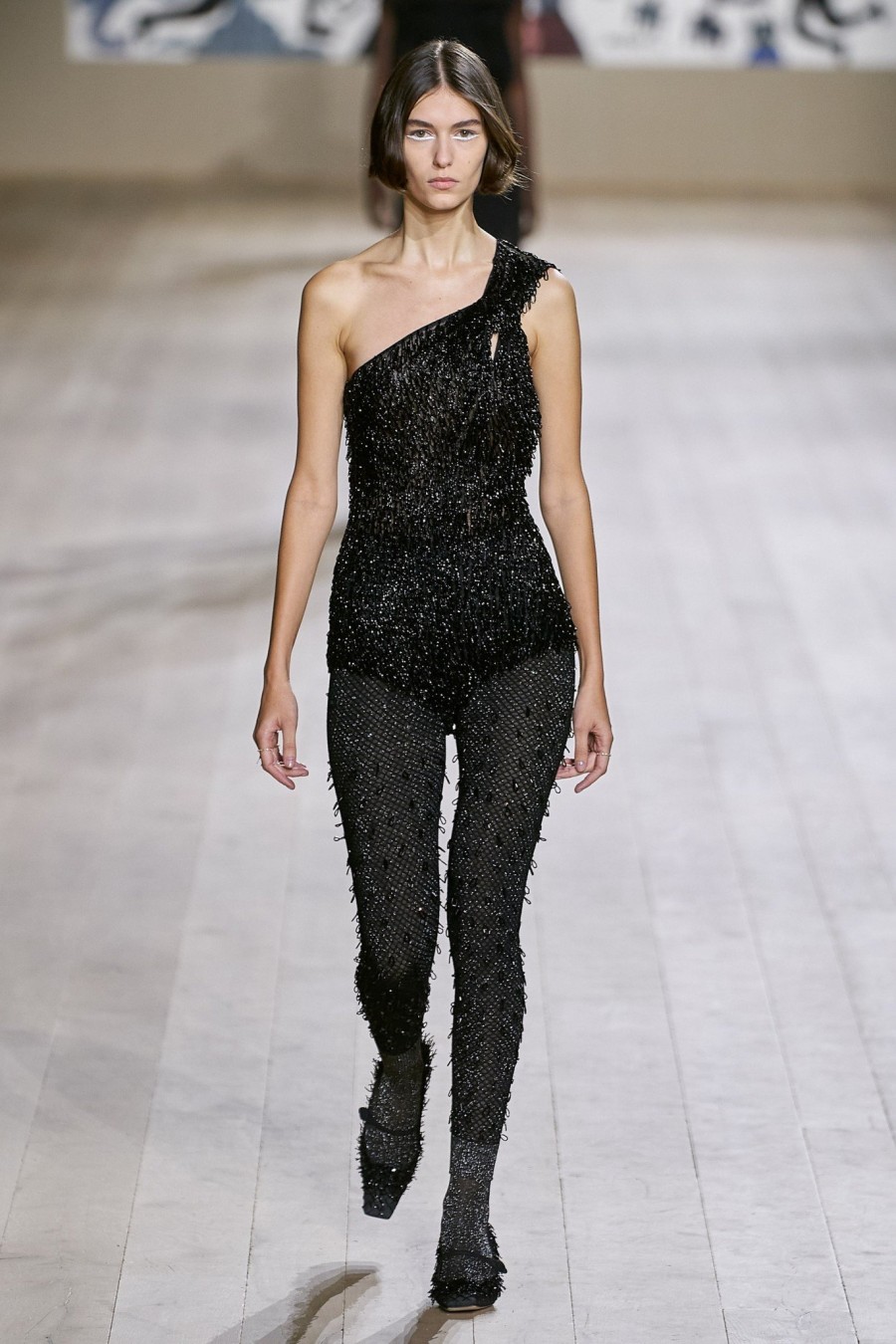 Η Maria Grazia Chiuri προτείνει μία daywear γκαρνταρόμπα, βασισμένη στην Υψηλή Ραπτική -Δείτε όλα τα looks!- Φωτογραφία 10