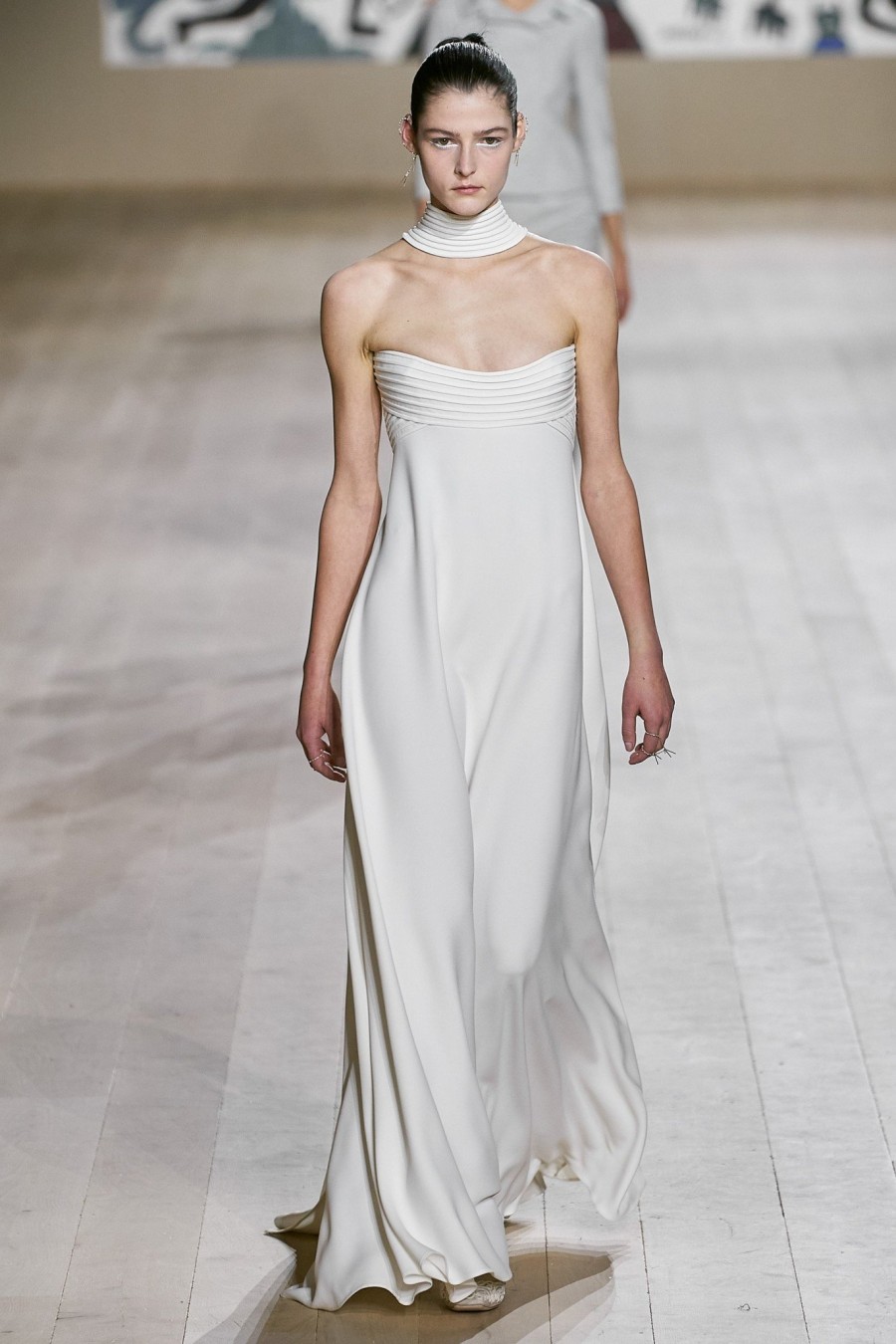 Η Maria Grazia Chiuri προτείνει μία daywear γκαρνταρόμπα, βασισμένη στην Υψηλή Ραπτική -Δείτε όλα τα looks!- Φωτογραφία 21