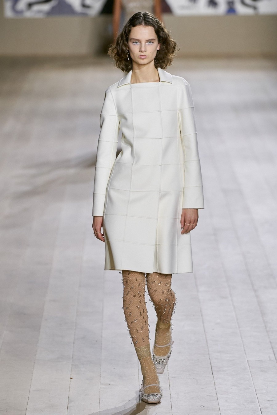 Η Maria Grazia Chiuri προτείνει μία daywear γκαρνταρόμπα, βασισμένη στην Υψηλή Ραπτική -Δείτε όλα τα looks!- Φωτογραφία 25