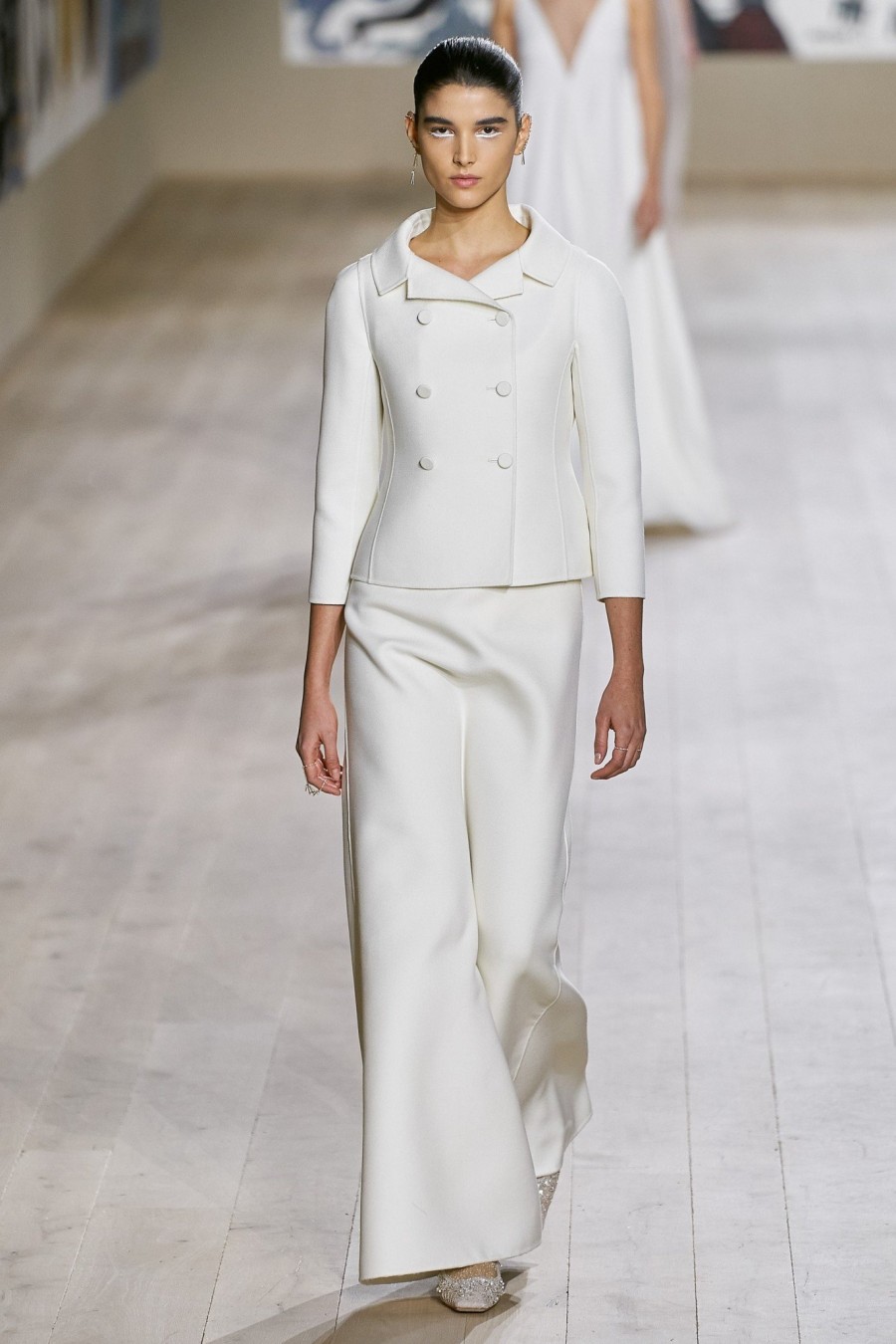 Η Maria Grazia Chiuri προτείνει μία daywear γκαρνταρόμπα, βασισμένη στην Υψηλή Ραπτική -Δείτε όλα τα looks!- Φωτογραφία 36