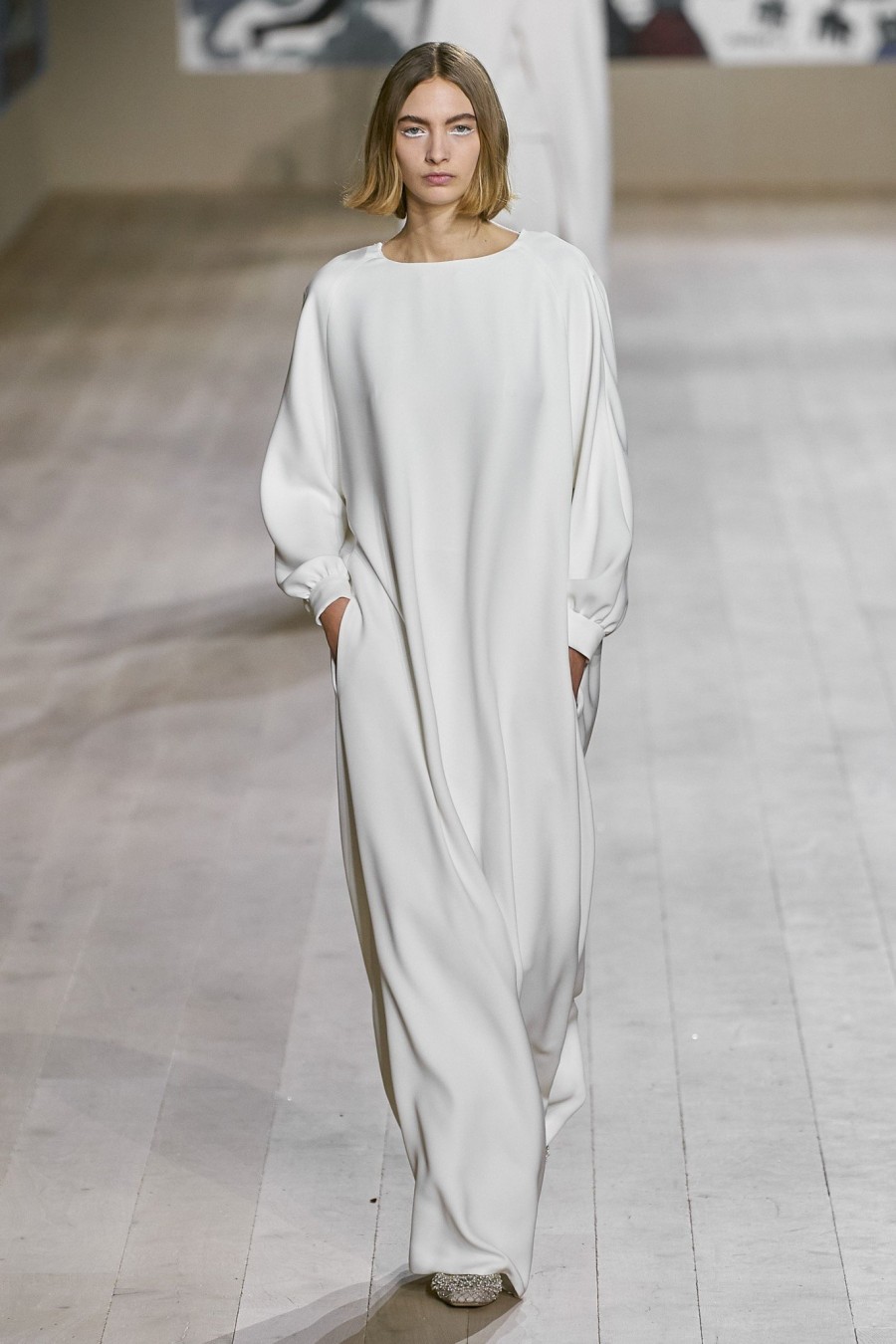 Η Maria Grazia Chiuri προτείνει μία daywear γκαρνταρόμπα, βασισμένη στην Υψηλή Ραπτική -Δείτε όλα τα looks!- Φωτογραφία 45