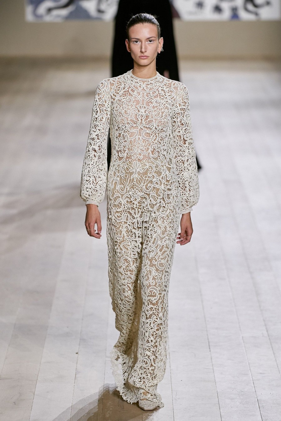Η Maria Grazia Chiuri προτείνει μία daywear γκαρνταρόμπα, βασισμένη στην Υψηλή Ραπτική -Δείτε όλα τα looks!- Φωτογραφία 60