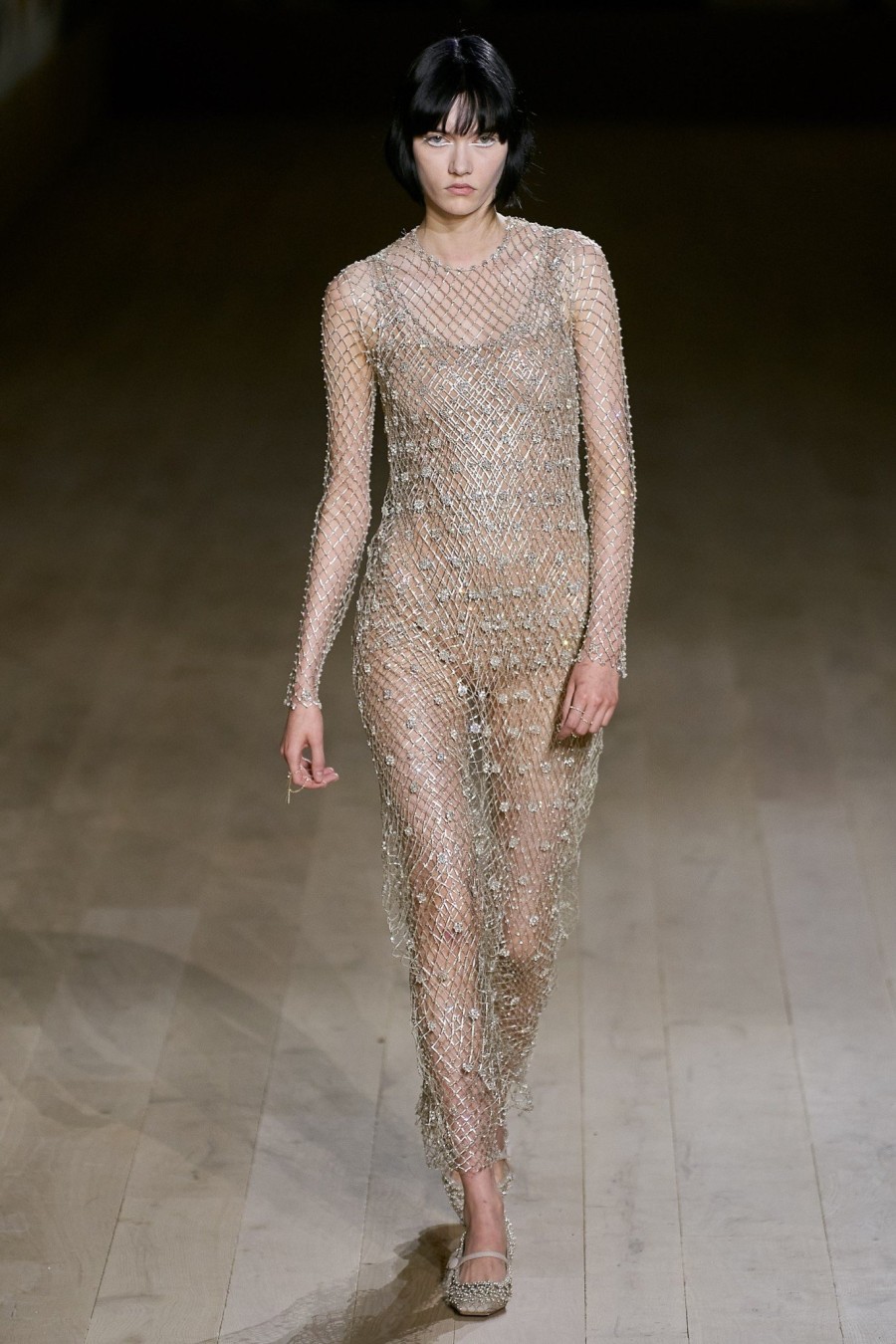 Η Maria Grazia Chiuri προτείνει μία daywear γκαρνταρόμπα, βασισμένη στην Υψηλή Ραπτική -Δείτε όλα τα looks!- Φωτογραφία 63