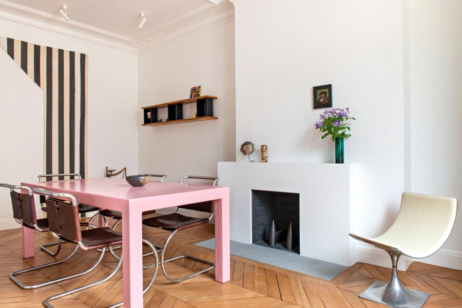 Ένα παριζιάνικο διαμέρισμα αναδεικνύει με τον πιο σύγχρονο τρόπο την κομψή αρχιτεκτονική- Φωτογραφία 2