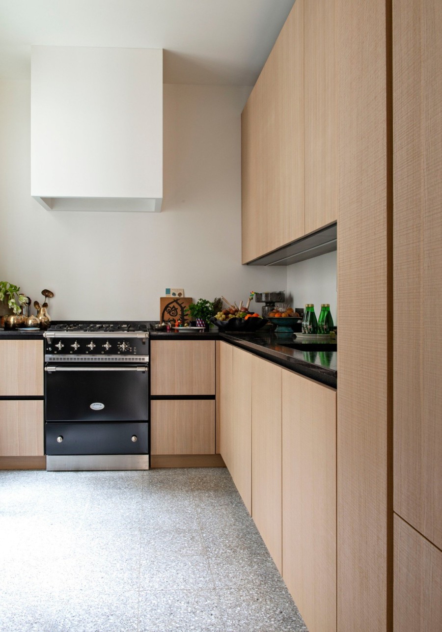 Ένα παριζιάνικο διαμέρισμα αναδεικνύει με τον πιο σύγχρονο τρόπο την κομψή αρχιτεκτονική- Φωτογραφία 4