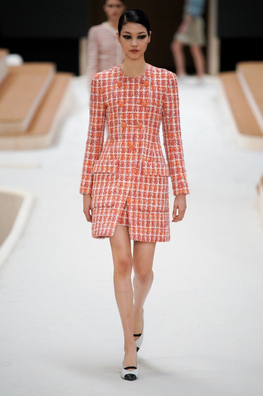 Chanel SS22 Haute Couture: Η Charlotte Casiraghi άνοιξε το show πάνω σε άλογο - Φωτογραφία 10