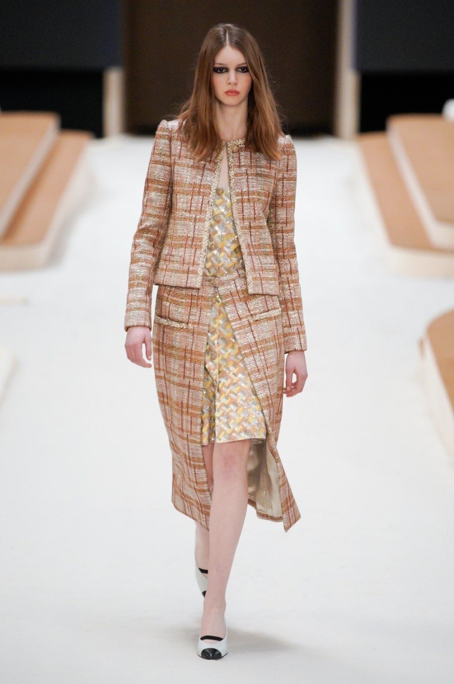 Chanel SS22 Haute Couture: Η Charlotte Casiraghi άνοιξε το show πάνω σε άλογο - Φωτογραφία 16