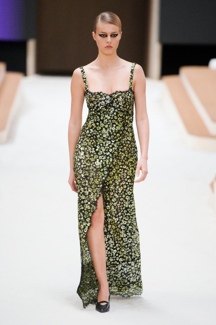 Chanel SS22 Haute Couture: Η Charlotte Casiraghi άνοιξε το show πάνω σε άλογο - Φωτογραφία 23
