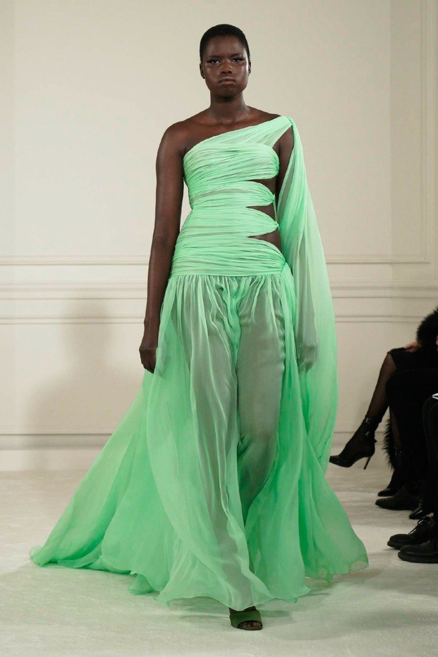 Maison Valentino: Πώς ο Pierpaolo Piccioli δημιούργησε Υψηλή Ραπτική για όλους- Φωτογραφία 23