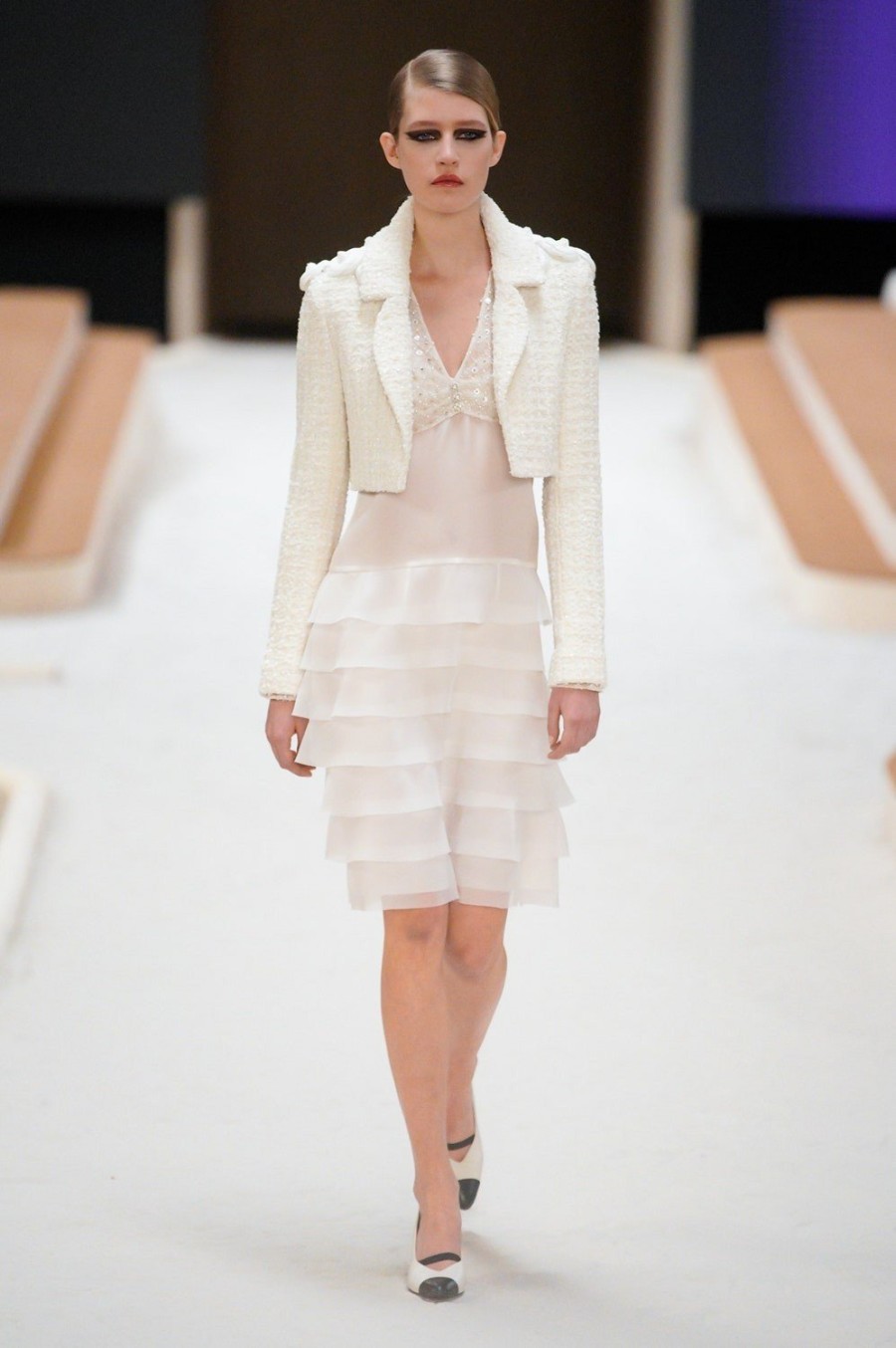 Chanel SS22 Haute Couture: Η Charlotte Casiraghi άνοιξε το show πάνω σε άλογο - Φωτογραφία 28