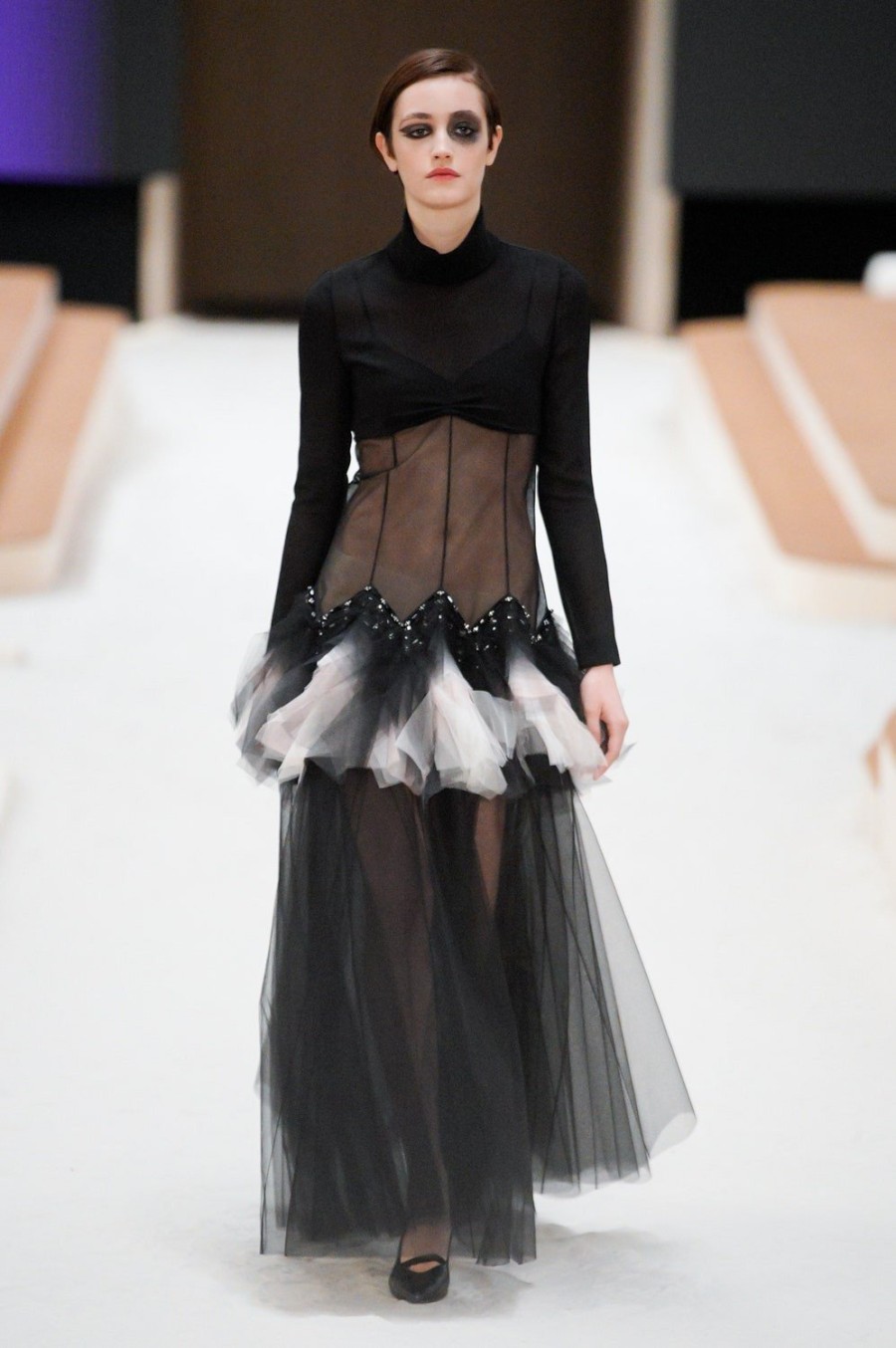 Chanel SS22 Haute Couture: Η Charlotte Casiraghi άνοιξε το show πάνω σε άλογο - Φωτογραφία 30