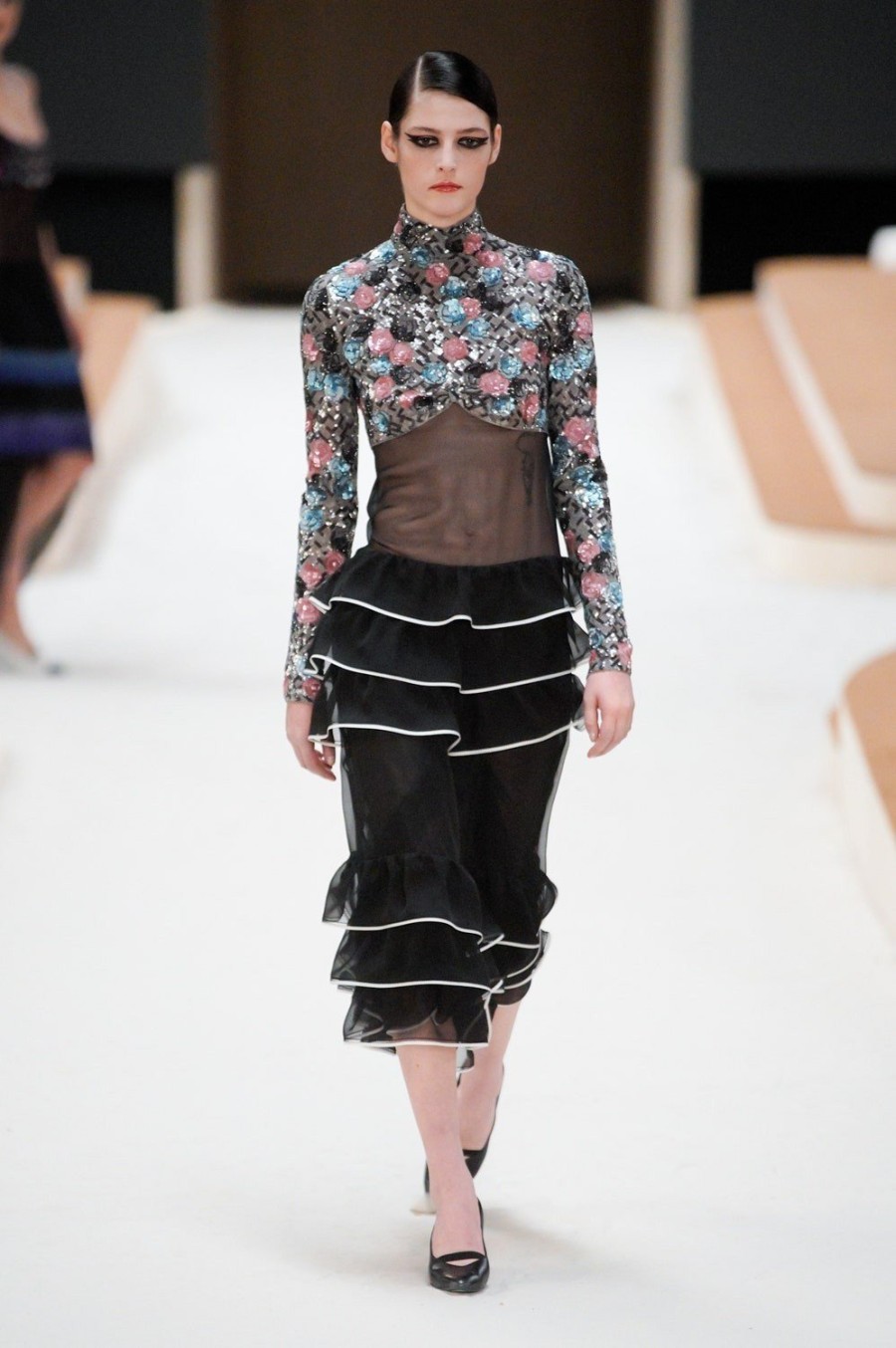 Chanel SS22 Haute Couture: Η Charlotte Casiraghi άνοιξε το show πάνω σε άλογο - Φωτογραφία 32