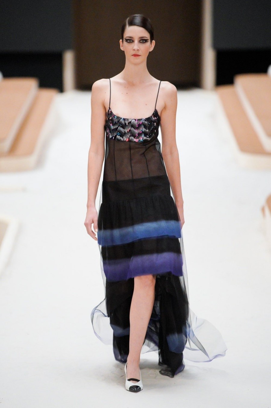 Chanel SS22 Haute Couture: Η Charlotte Casiraghi άνοιξε το show πάνω σε άλογο - Φωτογραφία 33
