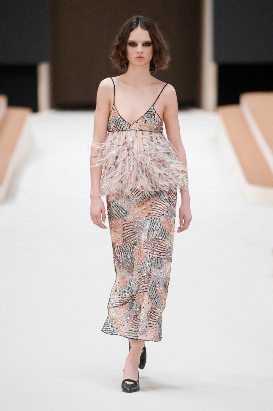 Chanel SS22 Haute Couture: Η Charlotte Casiraghi άνοιξε το show πάνω σε άλογο - Φωτογραφία 36