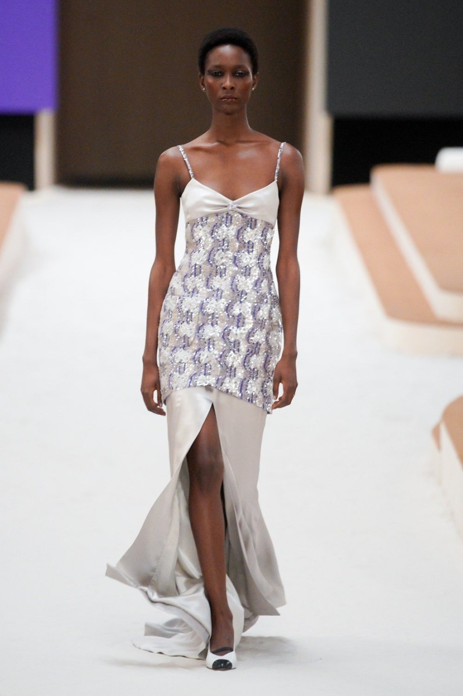 Chanel SS22 Haute Couture: Η Charlotte Casiraghi άνοιξε το show πάνω σε άλογο - Φωτογραφία 40