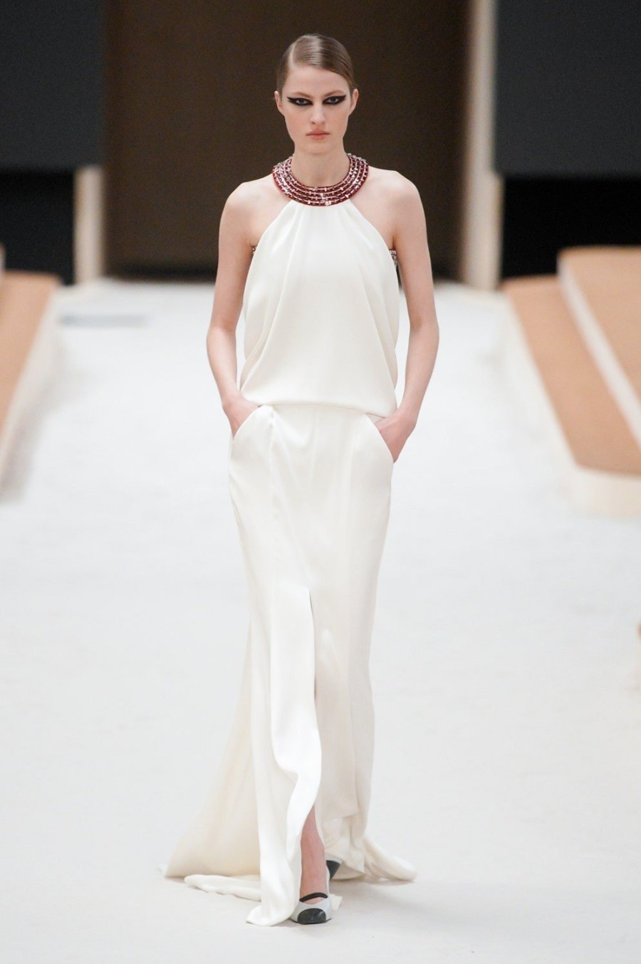 Chanel SS22 Haute Couture: Η Charlotte Casiraghi άνοιξε το show πάνω σε άλογο - Φωτογραφία 41