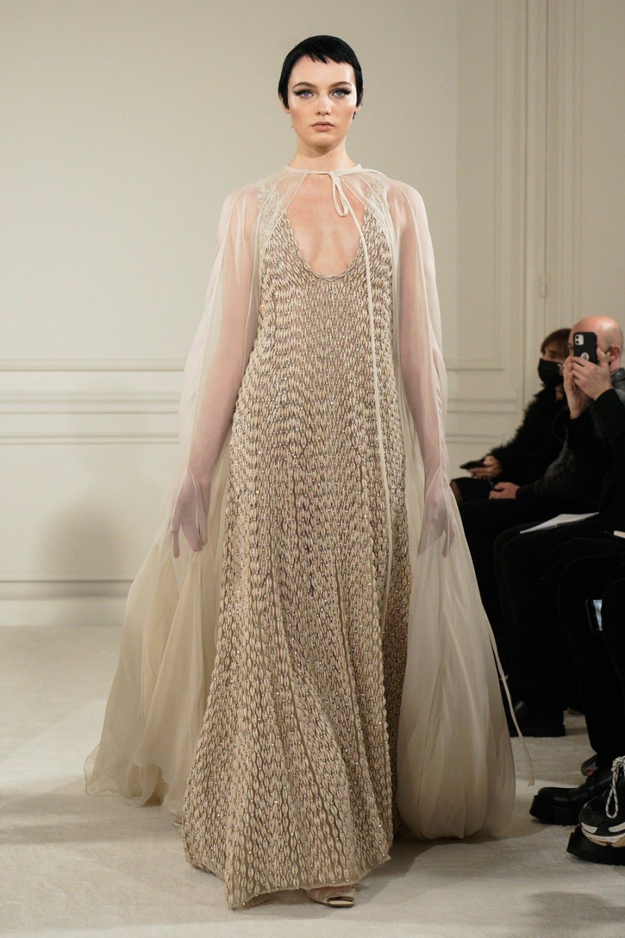 Maison Valentino: Πώς ο Pierpaolo Piccioli δημιούργησε Υψηλή Ραπτική για όλους- Φωτογραφία 32