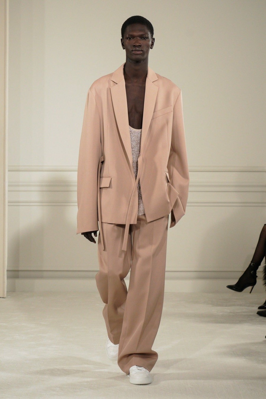 Maison Valentino: Πώς ο Pierpaolo Piccioli δημιούργησε Υψηλή Ραπτική για όλους- Φωτογραφία 33