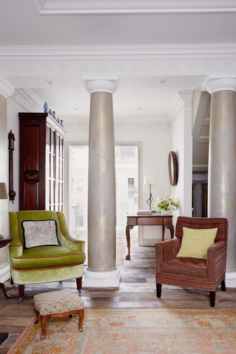 Ένα αρχοντικό στο Chelsea αποτυπώνει την αγγλική γοητεία μέσα από το φίνο design του- Φωτογραφία 1