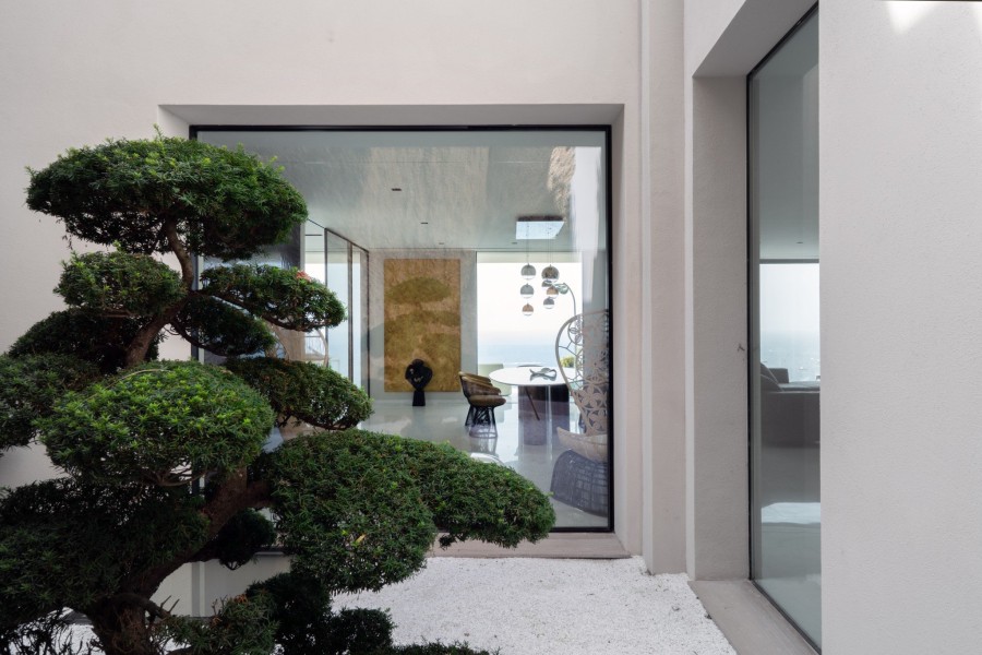 Villa Lea: Ένα αρχιτεκτονικό «κόσμημα» στους υπέροχους όρμους της Κυανής Ακτής  - Φωτογραφία 2