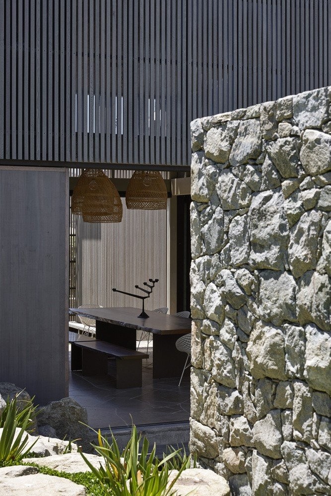 Μια κατοικία με εκπληκτικούς outdoor χώρους μετατρέπεται στο απόλυτο spring place to be- Φωτογραφία 3