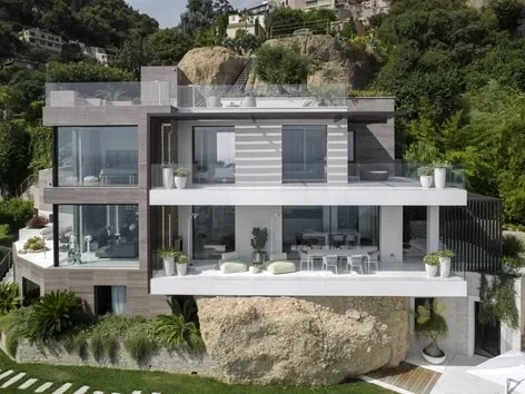 Villa Lea: Ένα αρχιτεκτονικό «κόσμημα» στους υπέροχους όρμους της Κυανής Ακτής  - Φωτογραφία 13