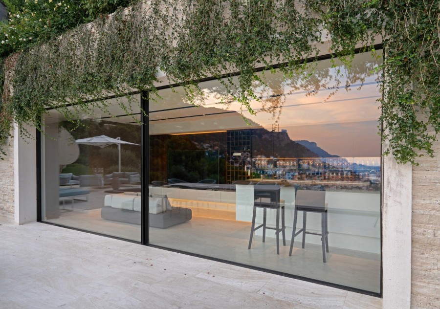 Villa Lea: Ένα αρχιτεκτονικό «κόσμημα» στους υπέροχους όρμους της Κυανής Ακτής  - Φωτογραφία 18