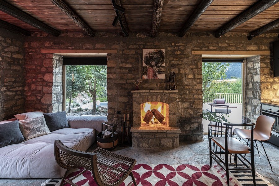 Secret Paradise: Μια πανέμορφη κατοικία στο Καρπενήσι προσφέρει τον απόλυτο συνδυασμό πολυτέλειας και απομόνωσης- Φωτογραφία 2