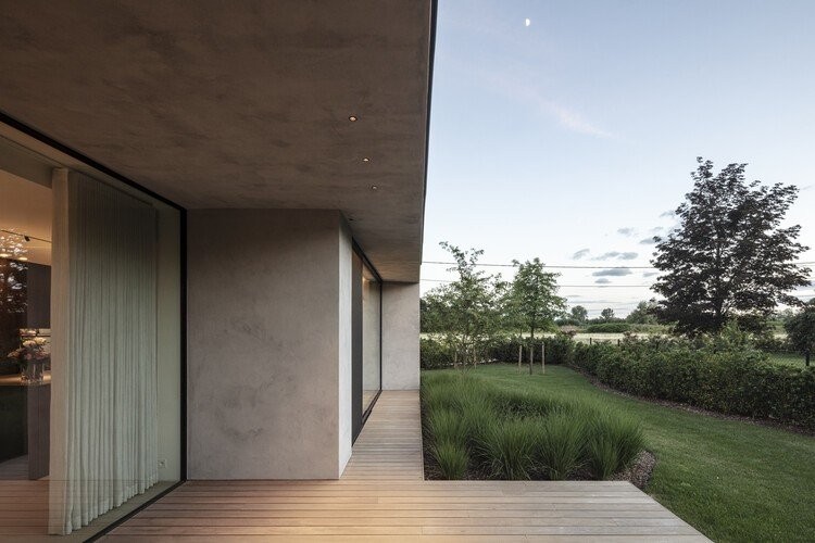 Μια natural-based κατοικία στο Βέλγιο ξεχωρίζει για το απίθανο outdoor σκηνικό της- Φωτογραφία 4