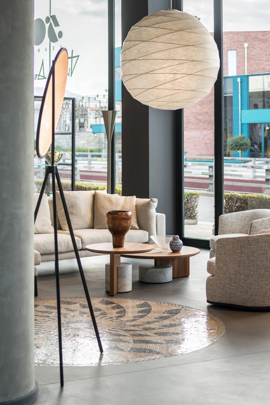 Δείτε πώς ανακαινίστηκε ο εκθεσιακός χώρος της εταιρίας Δελούδη στον Άλιμο- Φωτογραφία 1