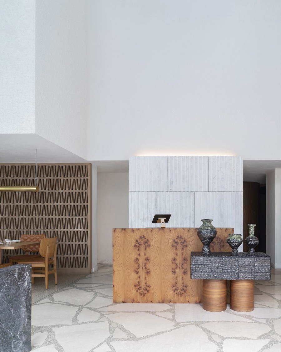 Imperfecto: Το fine dining εστιατόριο της Washington που φέρει το art direction του Έλληνα, Γιώργου Κορδάκη- Φωτογραφία 2